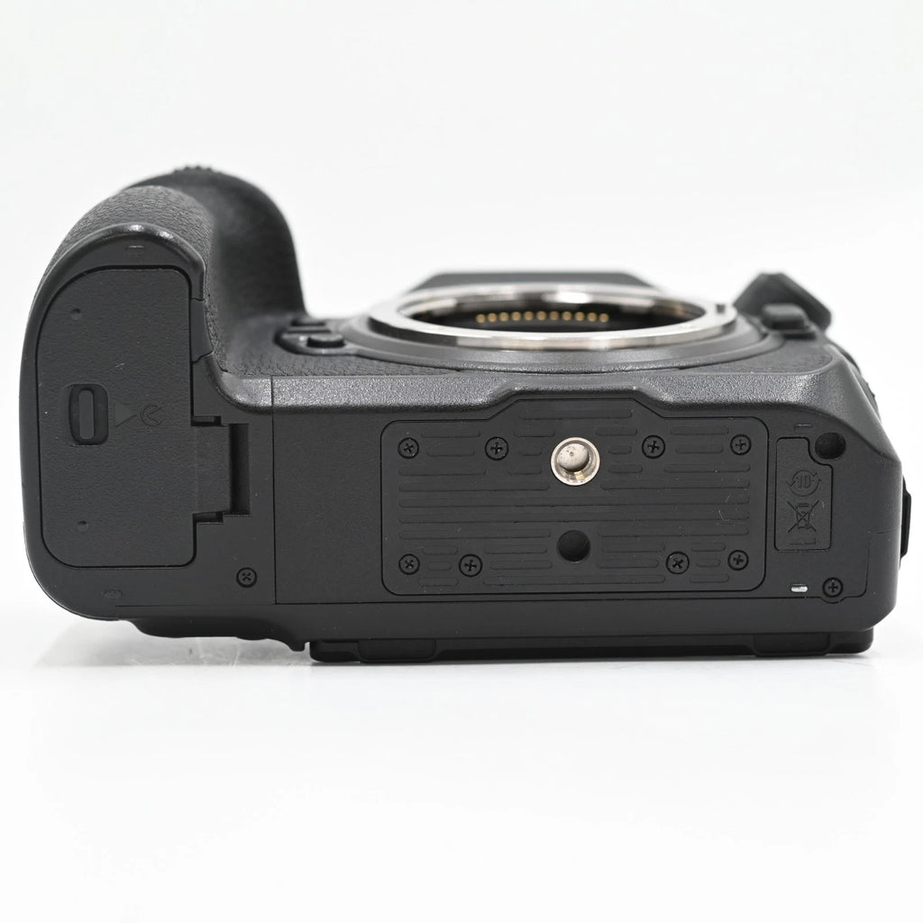 Nikon Z 8 45.7MP Mirrorless Camera (Shutter Count 20258)